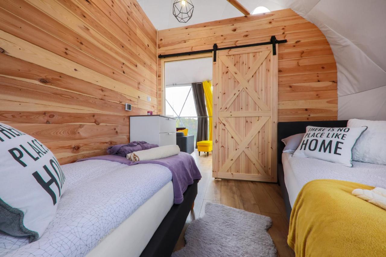 Bed and Breakfast Glamping Gliczarow Klapnioki Lesnica  Экстерьер фото