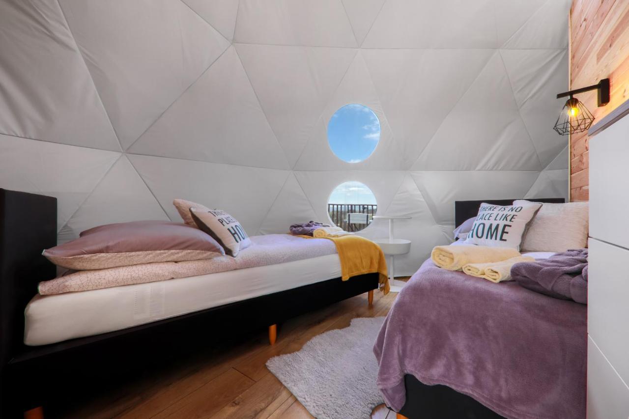 Bed and Breakfast Glamping Gliczarow Klapnioki Lesnica  Экстерьер фото