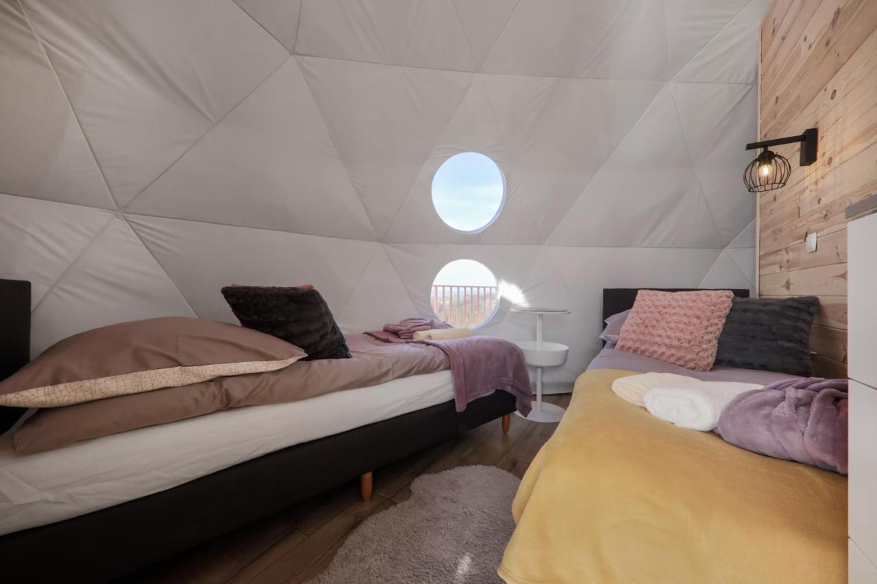 Bed and Breakfast Glamping Gliczarow Klapnioki Lesnica  Экстерьер фото